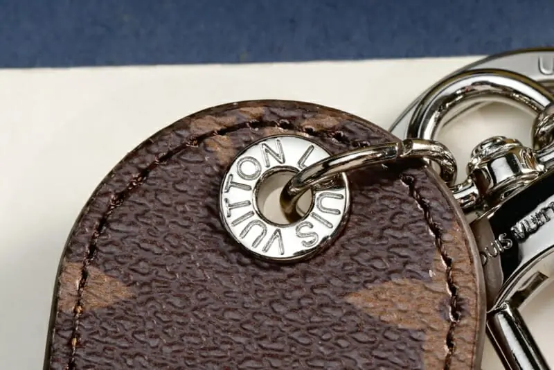 louis vuitton lv key holder and boucle de sac s_121a7a42